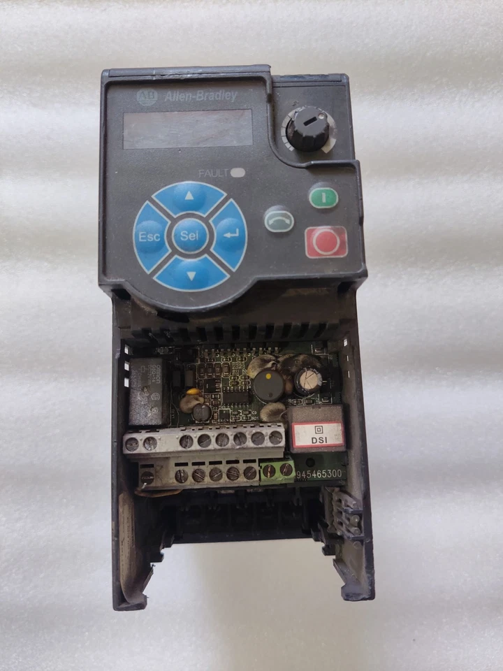 ALLEN BRADLEY 1HP 0.75KW 25A-D2P3N104 TESTED OK